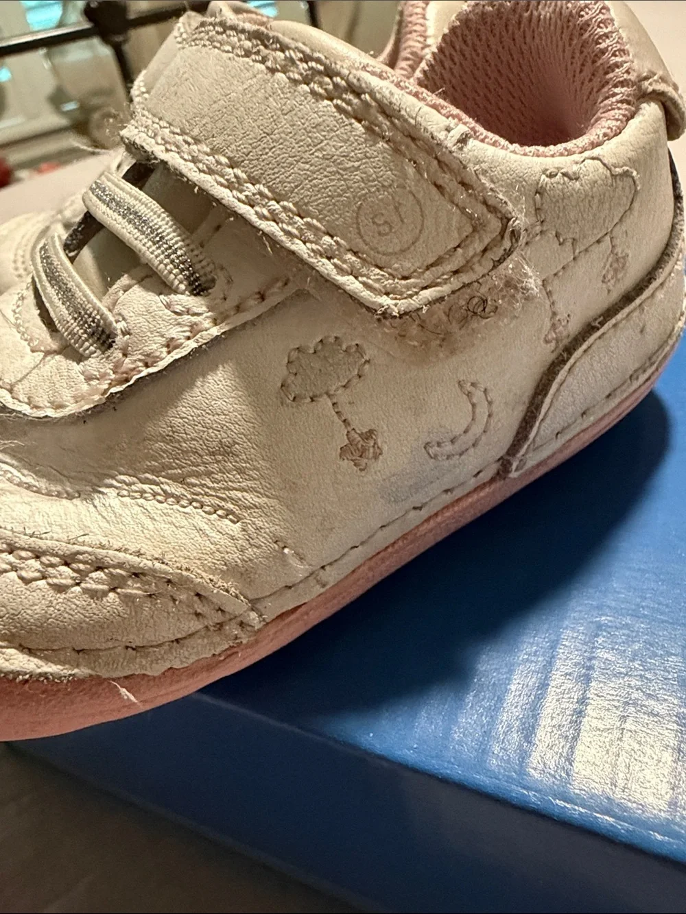 Stride Rite Baby Walker Shoes in White and Pink Toe